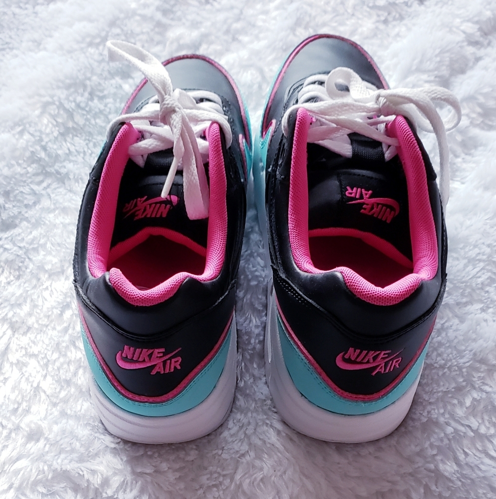 Youth or Womens Size 8.5 Nike Air Max 1 GS - Picture 3 of 7